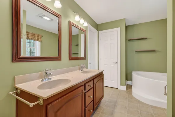 $725,000 | 10 Wildberry Lane, Saco, ME 04072
