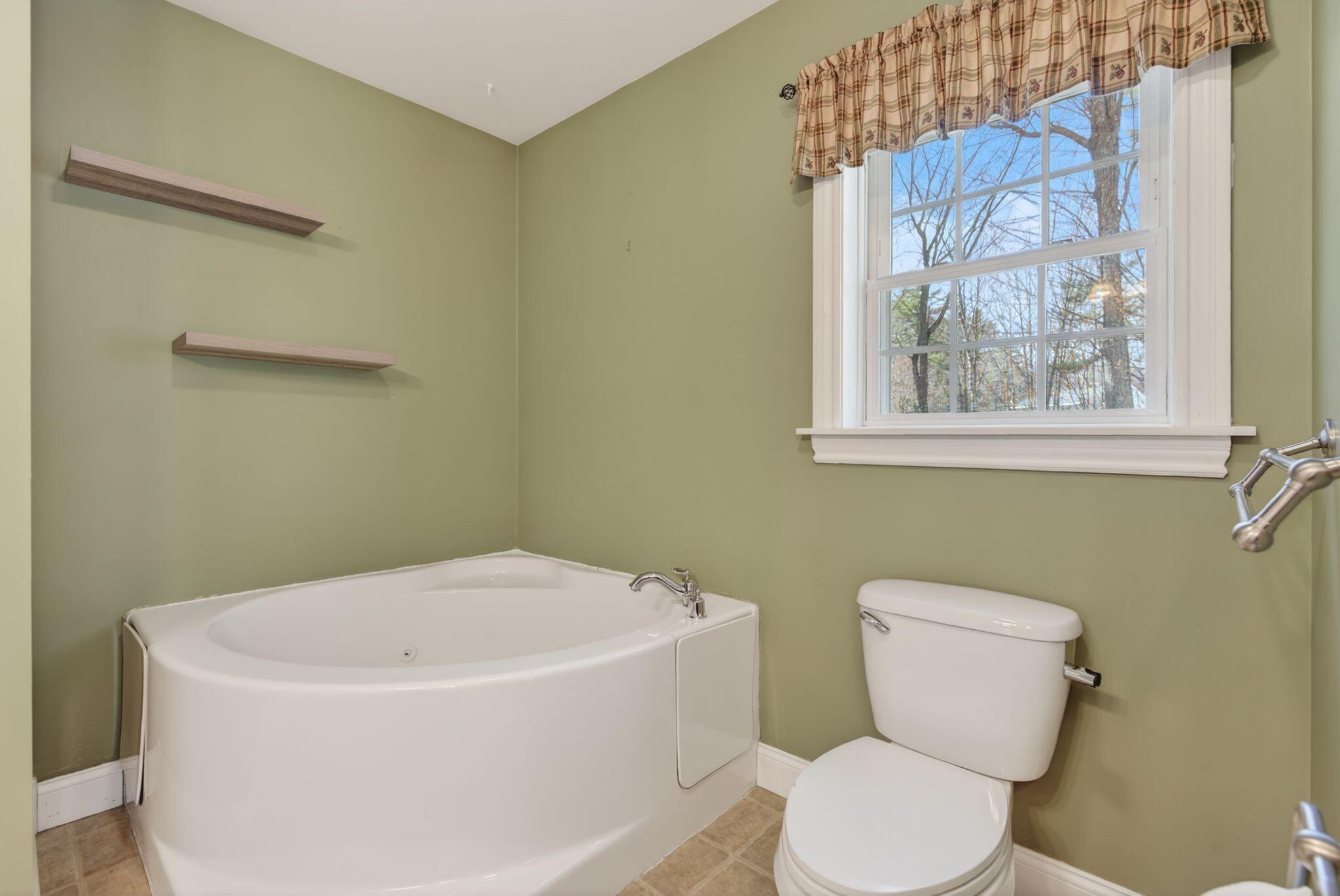 10 Wildberry Lane Saco, ME 04072 - Photo 55 of 95 Primary Bedroom Bathroom - Jet Tube