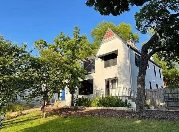 $2,700 | 1628 Palma Plaza, Austin, TX 78703
