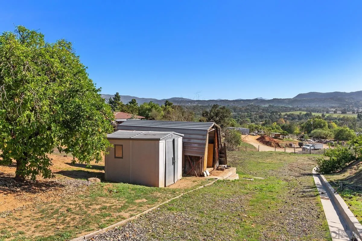 13747-49 Little Pond Road Valley Center, CA 92082 - Photo 29 of 39 Gallery Image 29