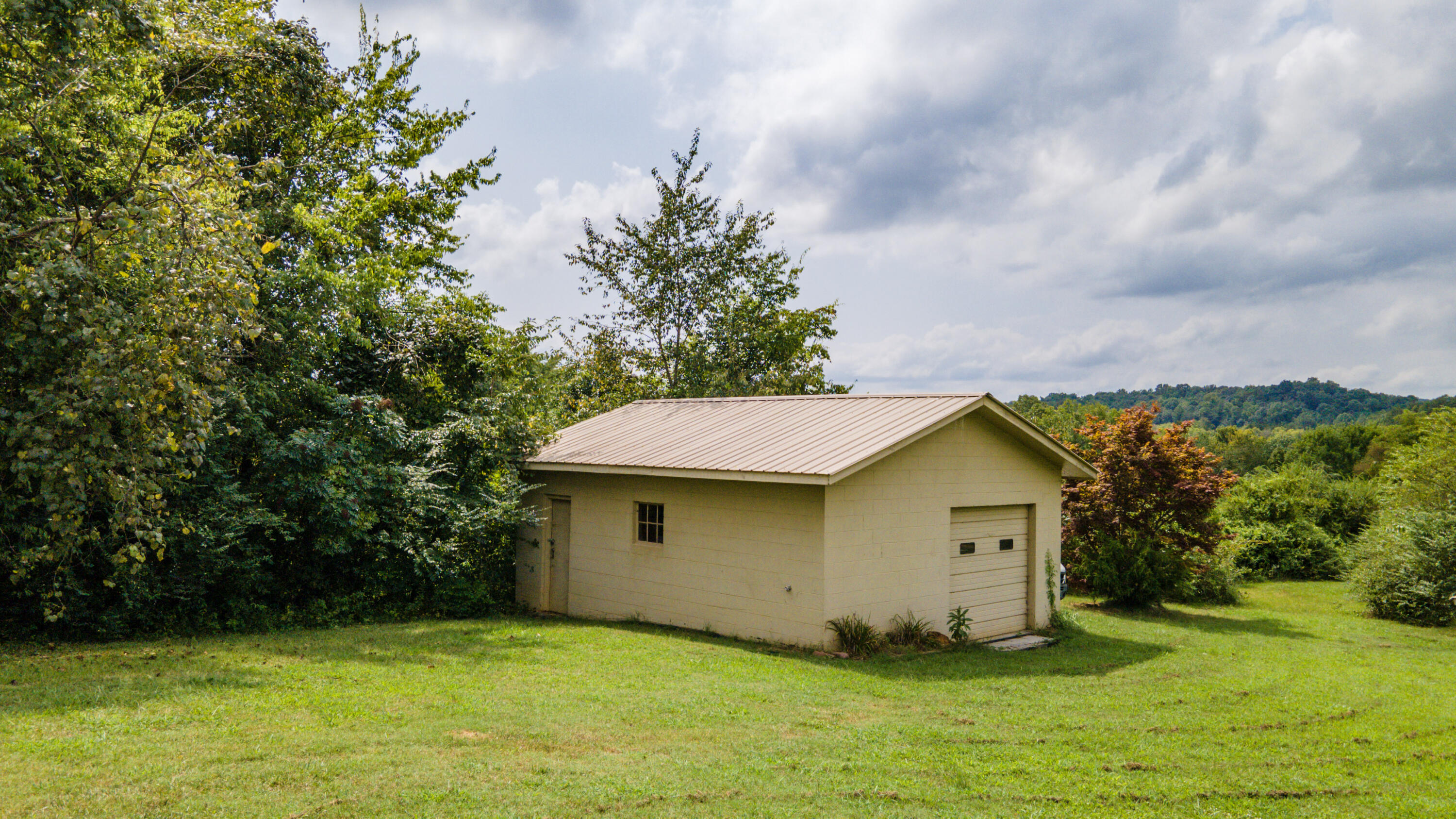 3731 Highway 39w Riceville Tn 37370 Riceville, TN 37370 - Photo 37 of 43 37-DJI_0085