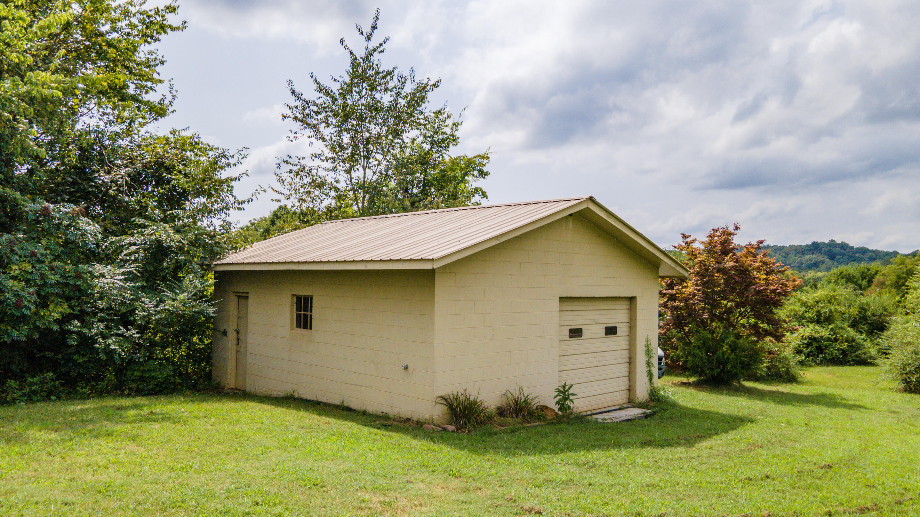 3731 Highway 39w Riceville Tn 37370 Riceville, TN 37370 - Photo 6 of 43 6-DJI_0086