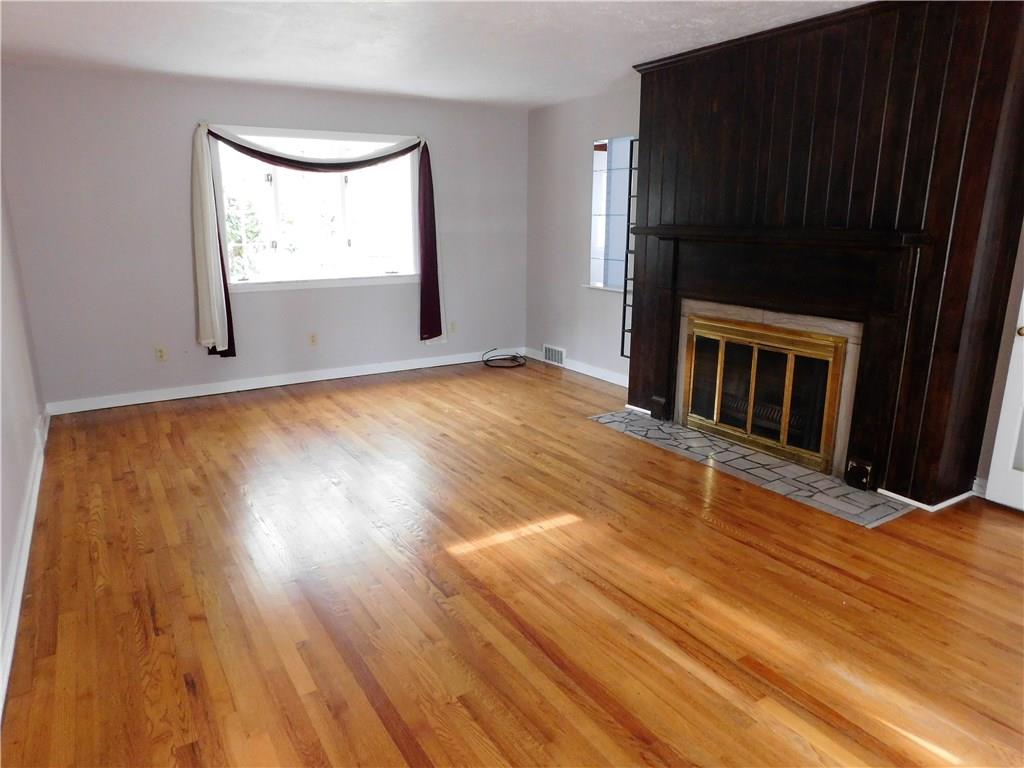 136 Crescent Hills Road Pittsburgh, PA 15235 - Photo 4 of 25 Gallery Image 4