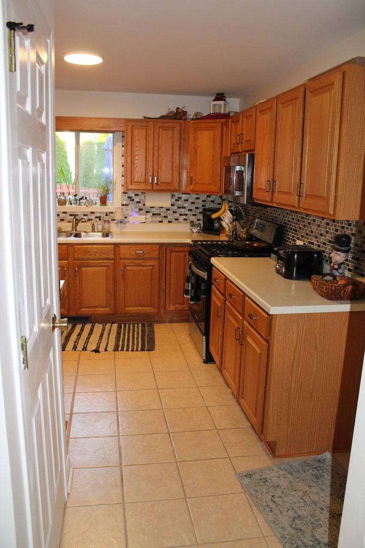 421 Klick Street Hampshire, IL 60140 - Photo 16 of 38