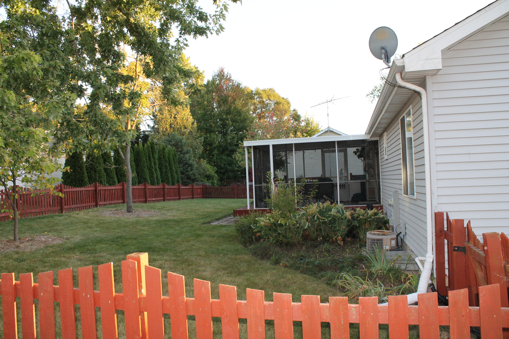 421 Klick Street Hampshire, IL 60140 - Photo 8 of 38