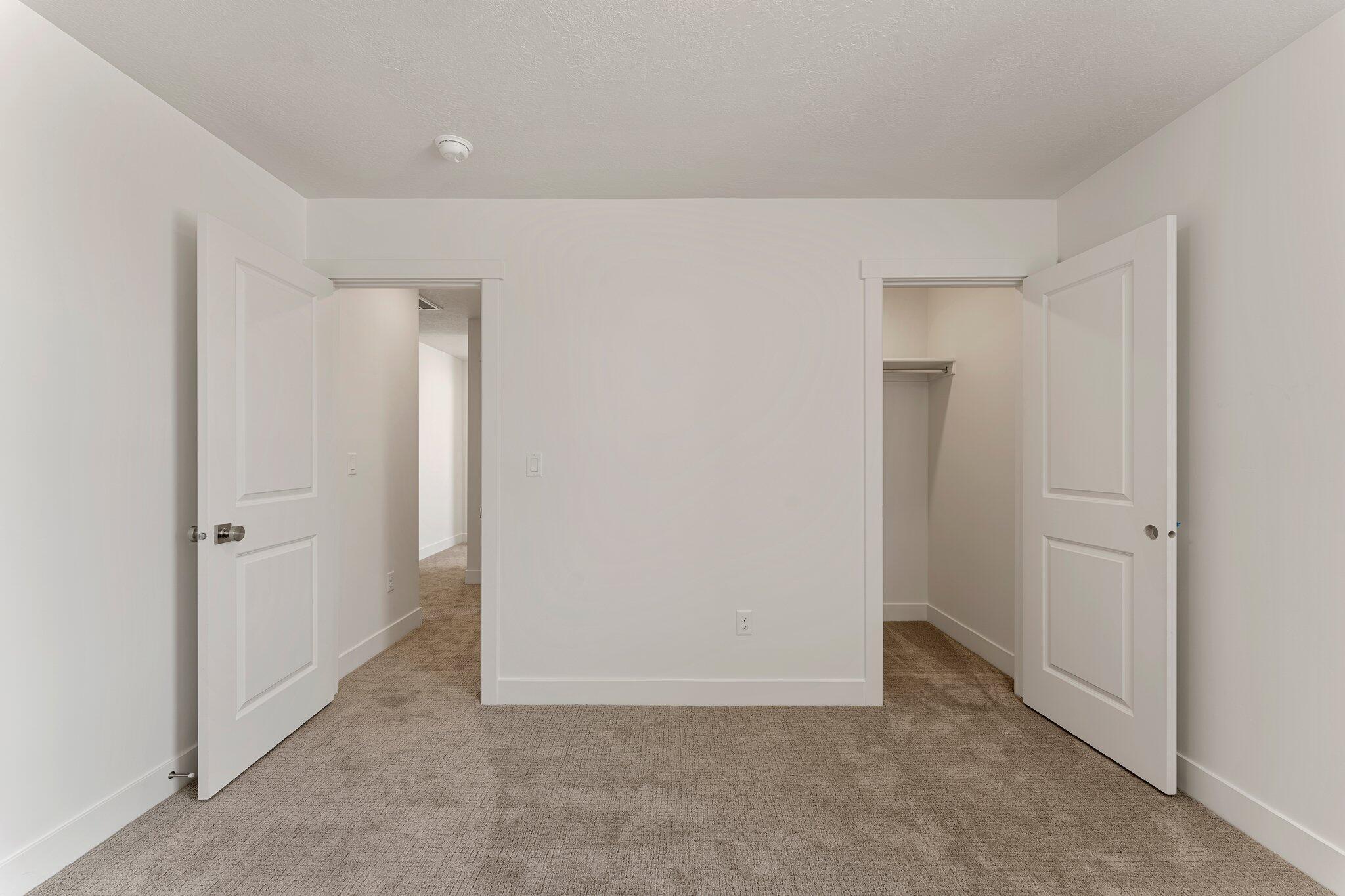 516 West Olive Lane St. George, UT 84790 - Photo 17 of 32 Bedroom 2/Walk in Closet