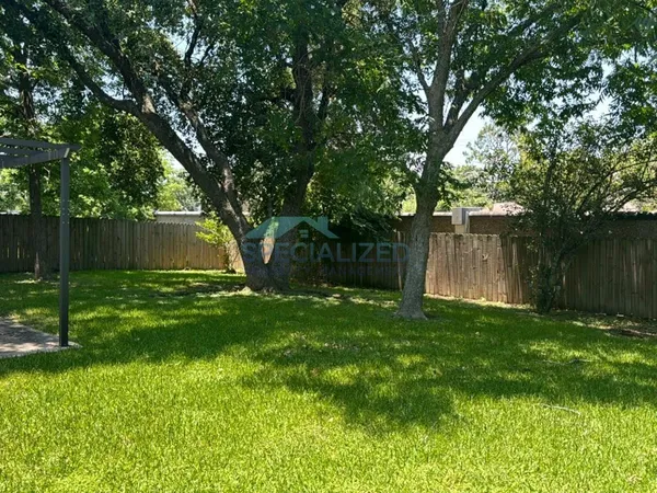$1,825 | 2810 Pinewood Drive, League City, TX 77573