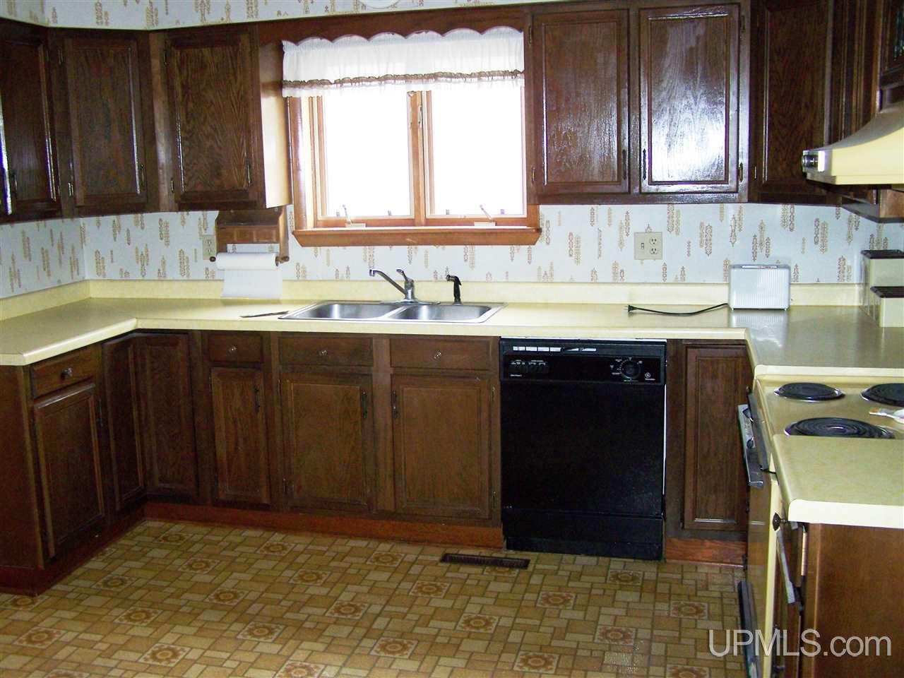 404 Copper Street Hurley, WI 54534 - Photo 4 of 13 Gallery Image 4