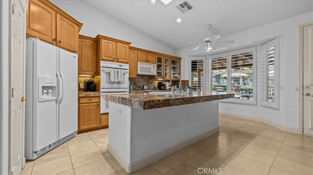 71569 Sahara Road Rancho Mirage, CA 92270 - Photo 10 of 51 Kitchen View