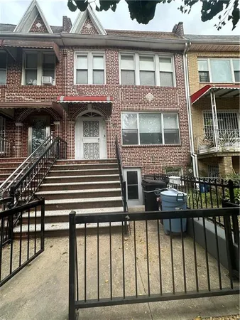 $1,538,000 | 125 Bay 40th Street | Gravesend