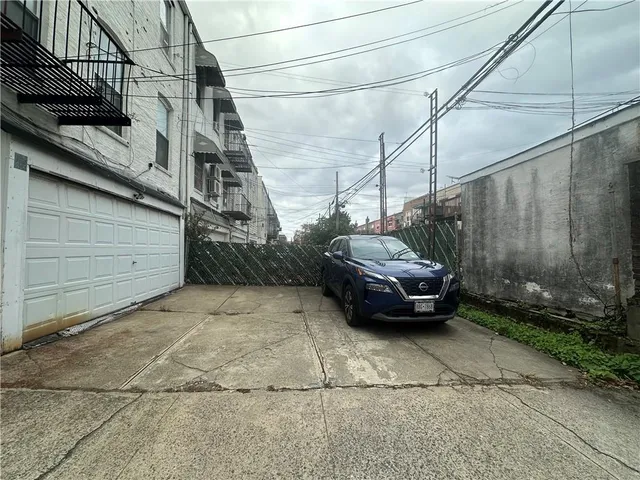 $1,538,000 | 125 Bay 40th Street | Gravesend