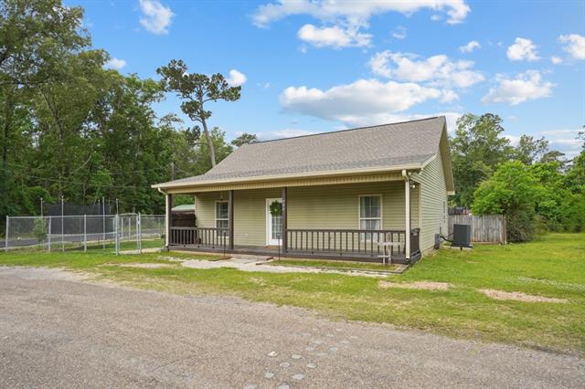 31810 Janice Street Springfield, LA 70462 - Photo 2 of 17