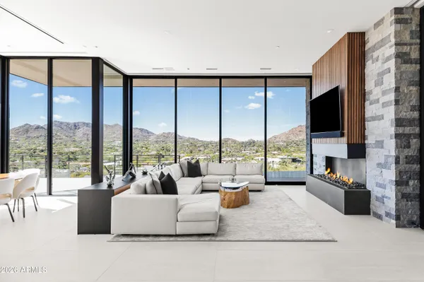 $15,000,000 | 5002 East Valle Vista Way, Paradise Valley, AZ 85253