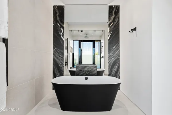 $15,000,000 | 5002 East Valle Vista Way, Paradise Valley, AZ 85253