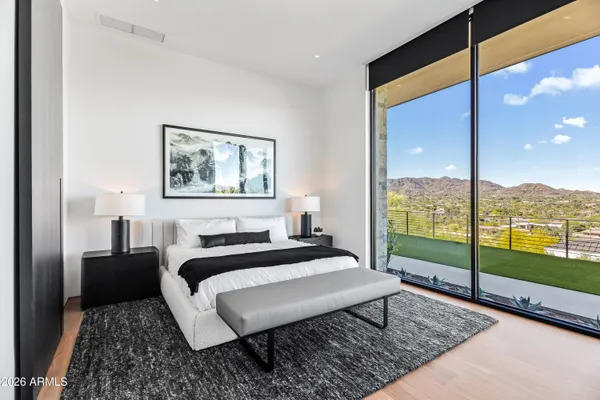 $15,000,000 | 5002 East Valle Vista Way, Paradise Valley, AZ 85253