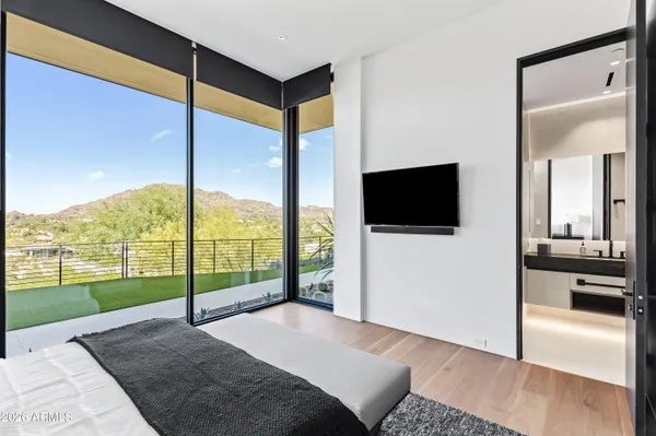 $15,000,000 | 5002 East Valle Vista Way, Paradise Valley, AZ 85253