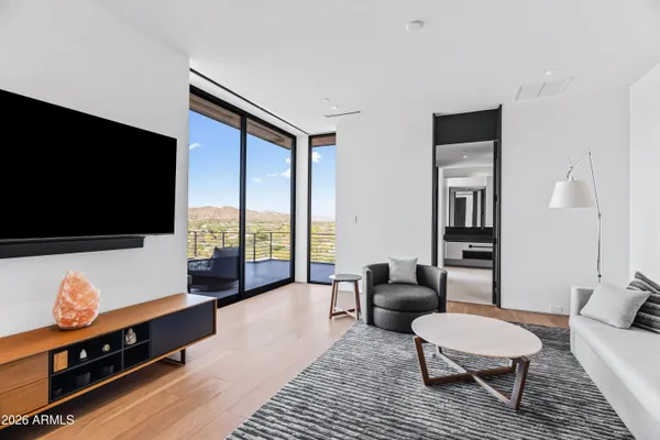 $15,000,000 | 5002 East Valle Vista Way, Paradise Valley, AZ 85253