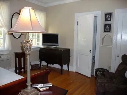 $1,325 | 3300 St Charles Avenue, Unit 27, New Orleans, LA 70115