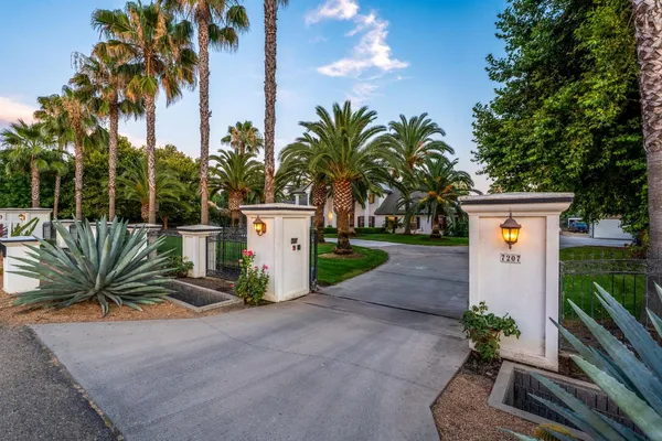 $1,700,000 | 7207 East Bremer Avenue, Fresno, CA 93737