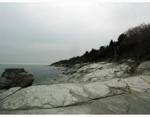 275 Beavertail Road Jamestown, RI 02835 - Photo 5 of 8 View.