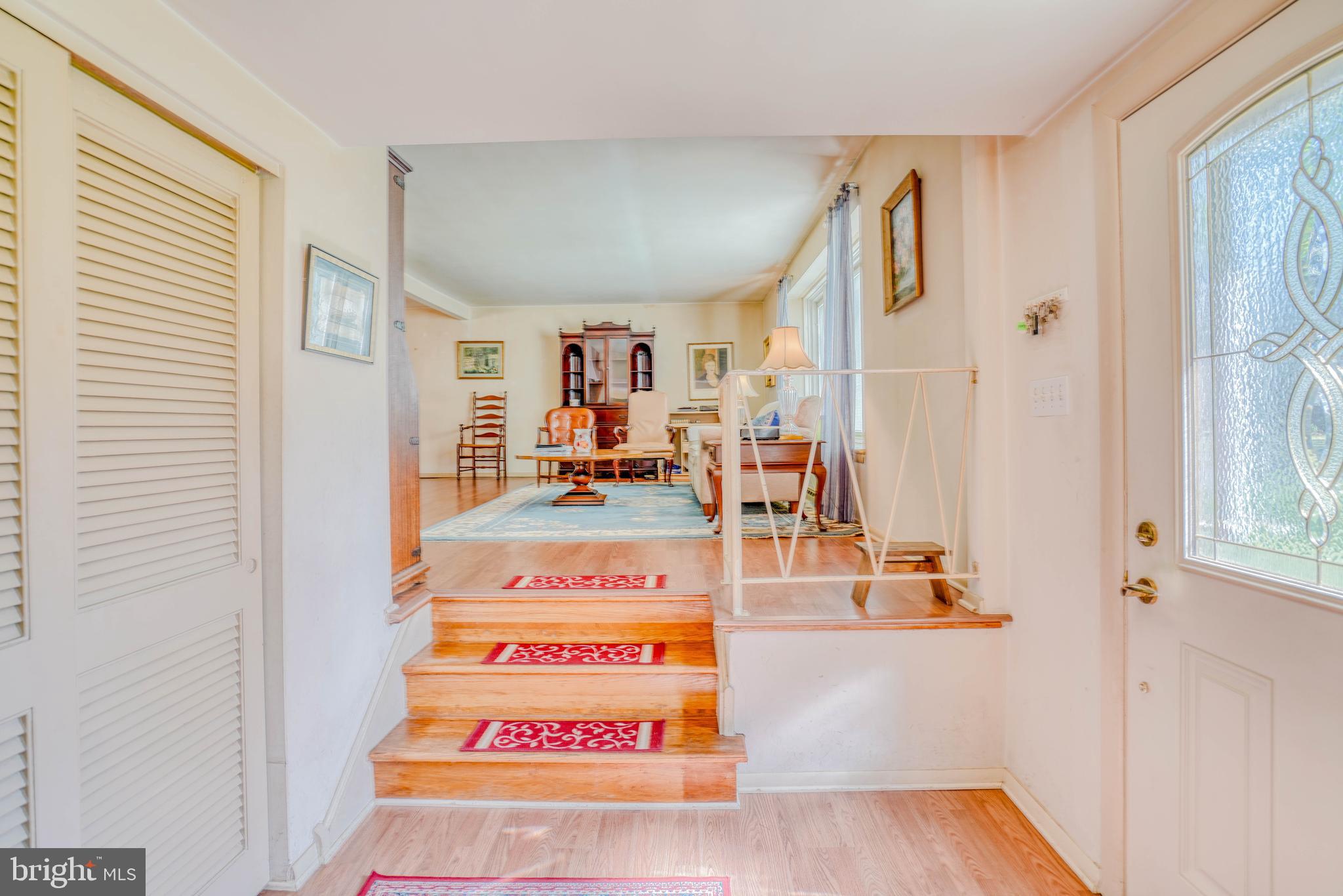 407 Keats Road Huntingdon Valley, PA 19006 - Photo 2 of 26 Foyer