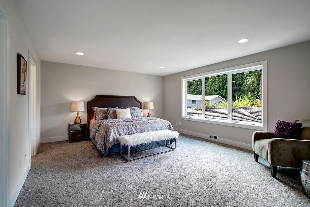 9116 Main Street Edmonds, WA 98026 - Photo 14 of 21 Gallery Image 14