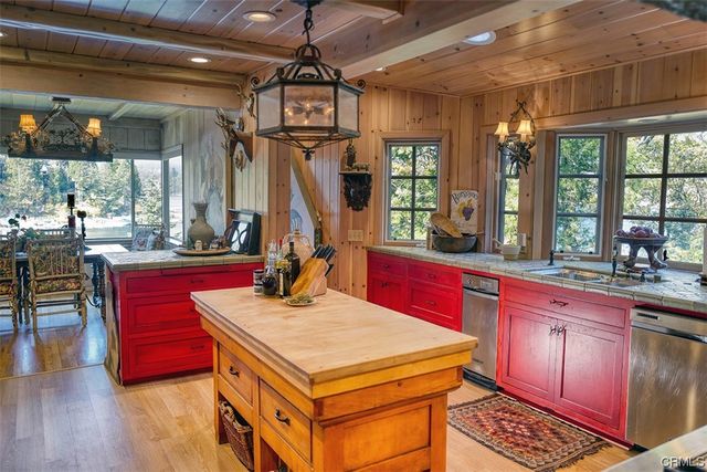 $6,250,000 | 458 Highway 173, Lake Arrowhead, CA 92352