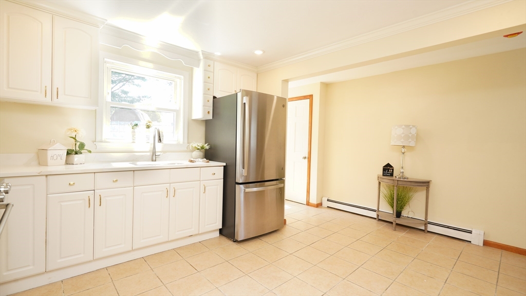 7 Acorn Place Franklin, MA 02038 - Photo 6 of 41 Gallery Image 6
