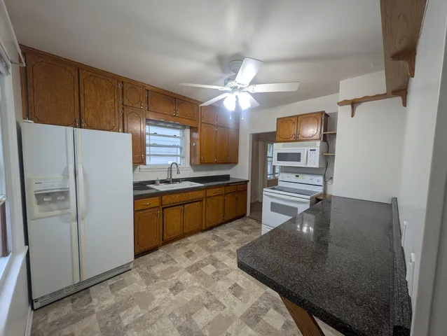 $2,400 | 5027 6th Street Northeast, Columbia Heights, MN 55421