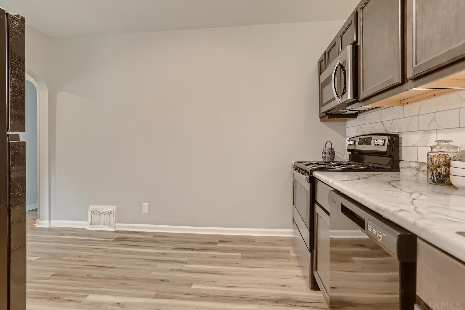 2721 Stringtown Road Evansville, IN 47711 - Photo 11 of 22 Gallery Image 11