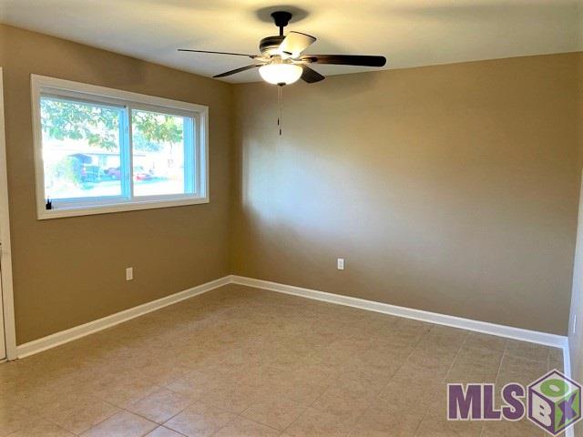 2702 74th Avenue Baton Rouge, LA 70807 - Photo 3 of 16 Living room
