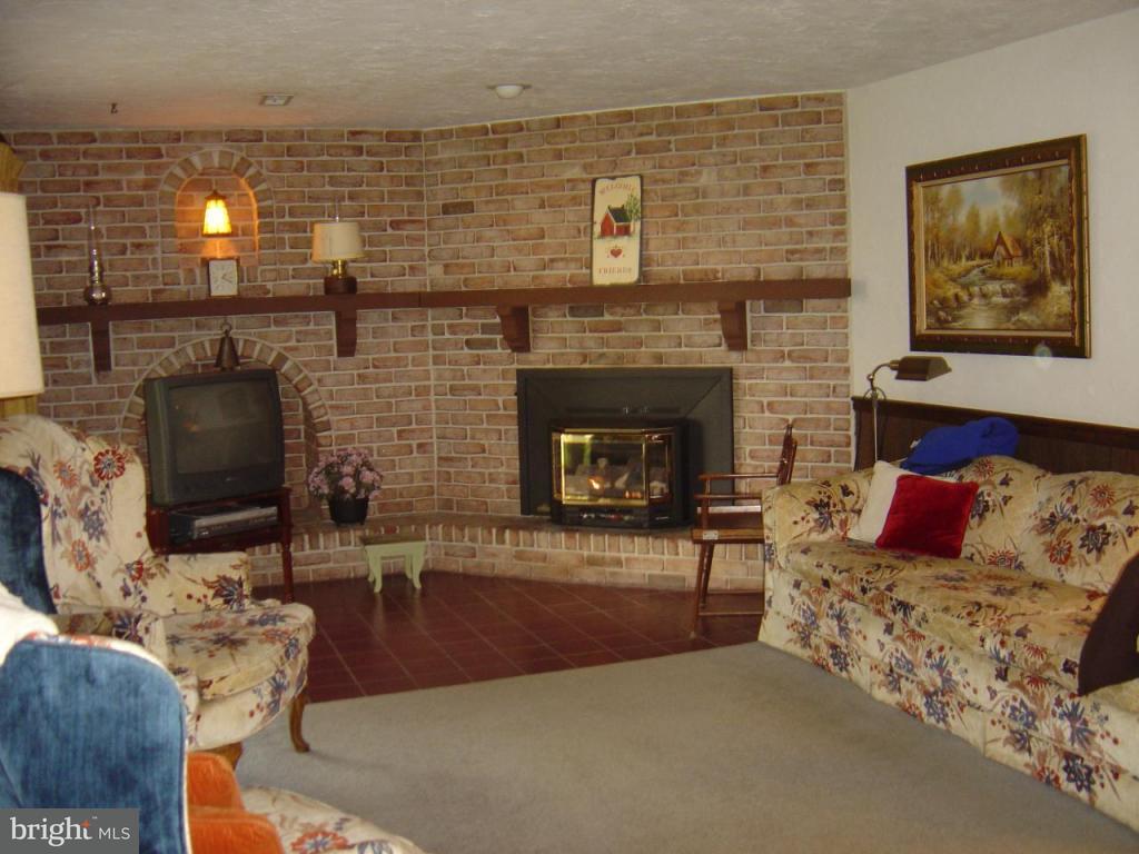 302 Old Delp Road Lancaster, PA 17601 - Photo 3 of 12 Gallery Image 3