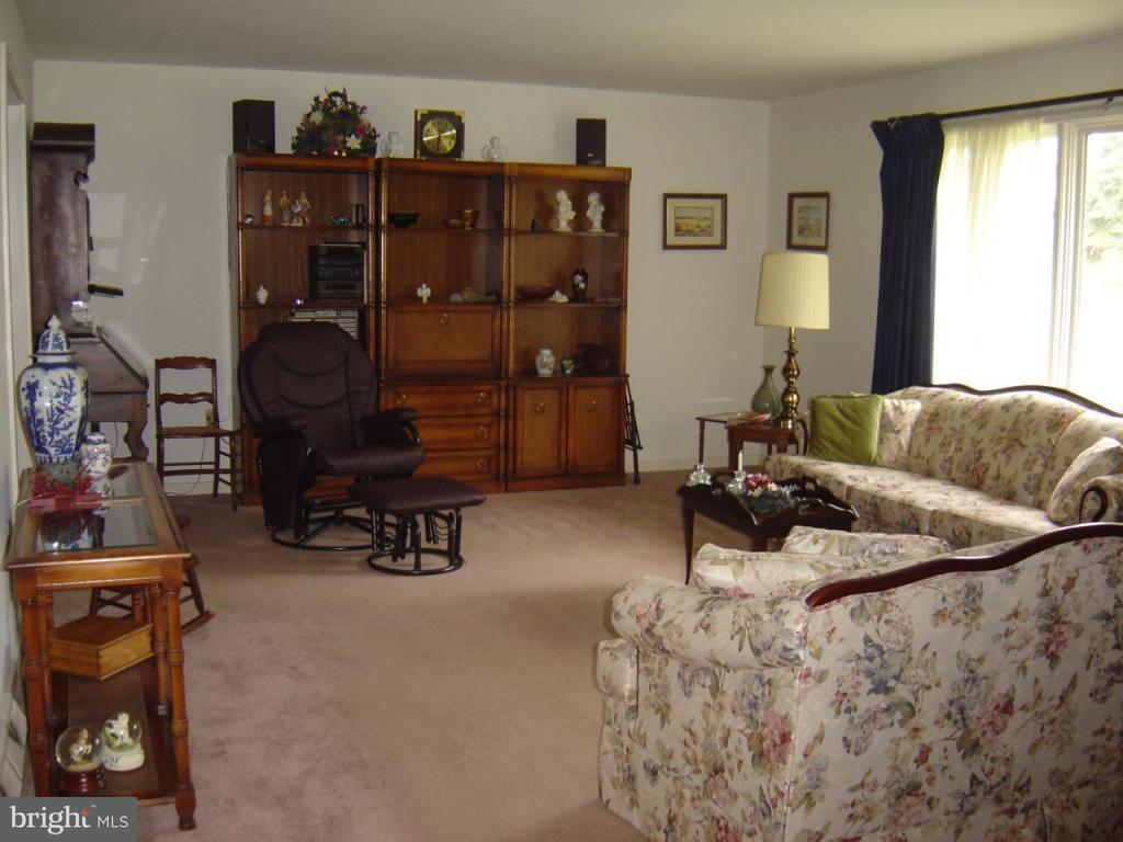 302 Old Delp Road Lancaster, PA 17601 - Photo 5 of 12 Gallery Image 5