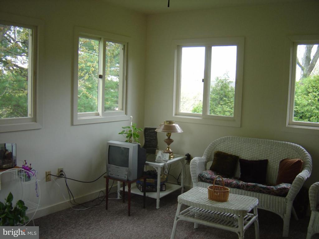 302 Old Delp Road Lancaster, PA 17601 - Photo 7 of 12 Gallery Image 7