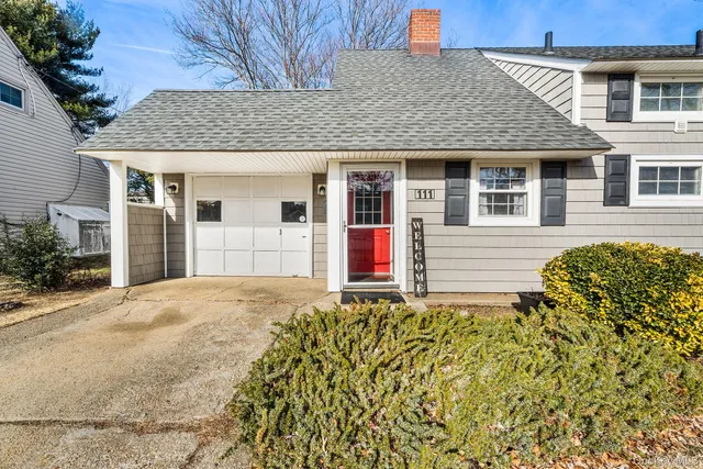 $699,000 | 111 Stirrup Lane, Levittown, NY 11756