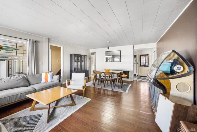 $699,000 | 111 Stirrup Lane, Levittown, NY 11756