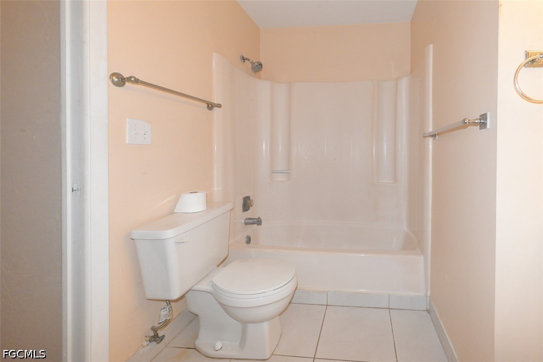 8101 Country Road, Unit 203 Fort Myers, FL 33919 - Photo 23 of 33 Gallery Image 23