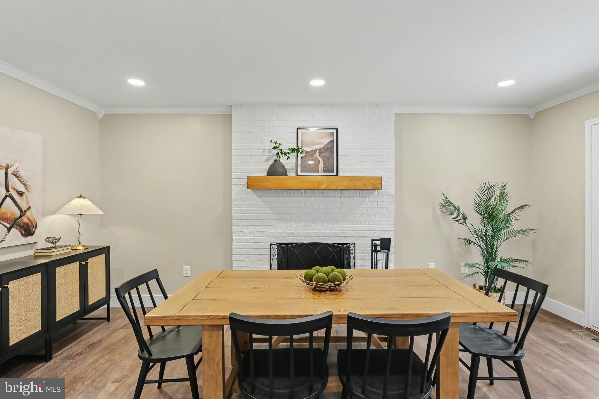 175 Timber Lane Lebanon, PA 17042 - Photo 19 of 39 a view of a dining room with furniture and wooden floor