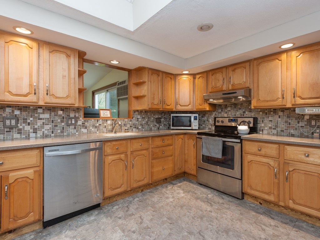 215 Temi Road Raynham, MA 02767 - Photo 13 of 30 Gallery Image 13