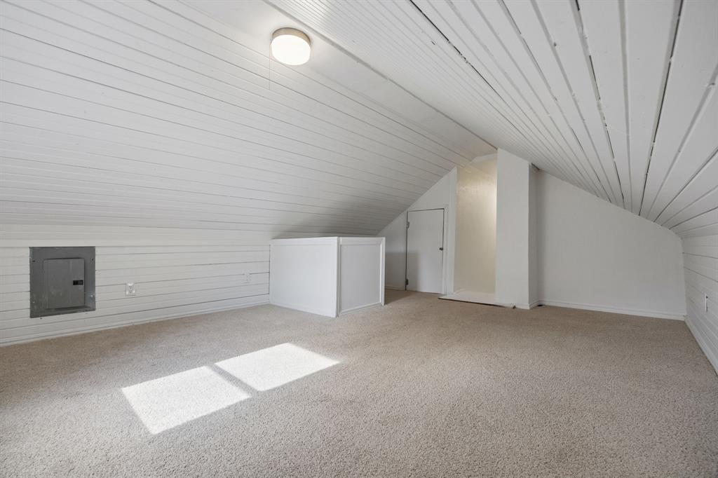 806 North Ruddell Street Denton, TX 76209 - Photo 21 of 26 a view of an empty room with a window