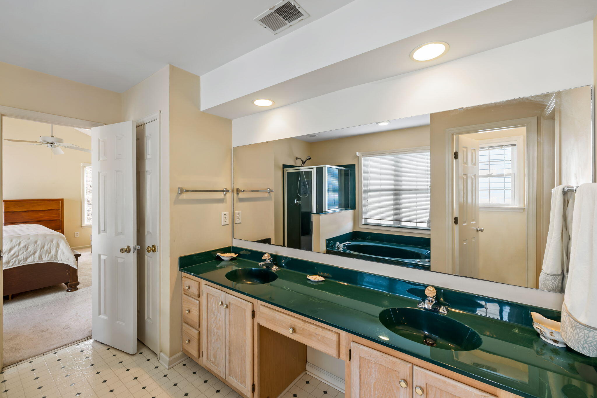 718 High Battery Circle Mount Pleasant, SC 29464 - Photo 18 of 45 Primary Bath