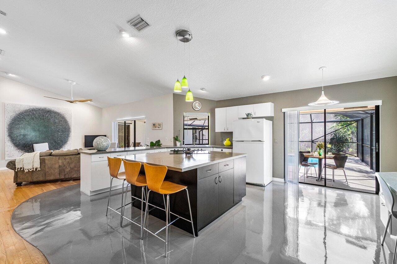 952 Northwest 8th Street Boca Raton, FL 33486 - Photo 11 of 43 Kitchen