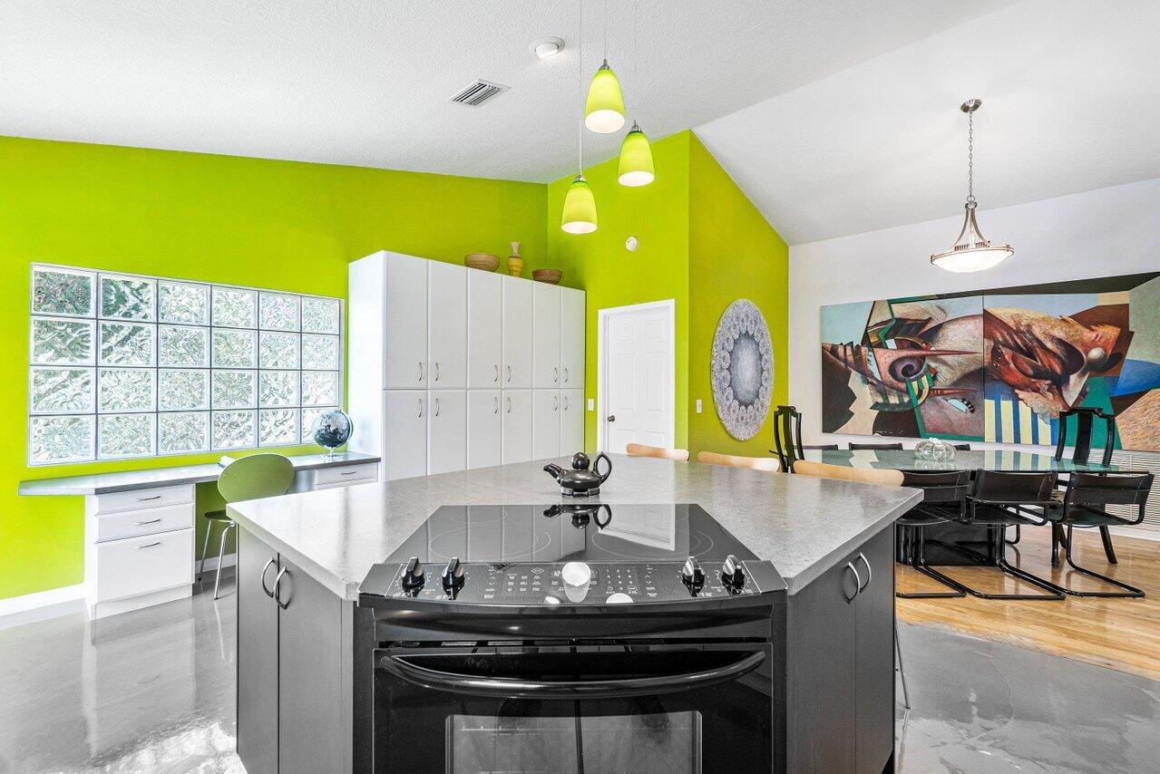 952 Northwest 8th Street Boca Raton, FL 33486 - Photo 12 of 43 Kitchen