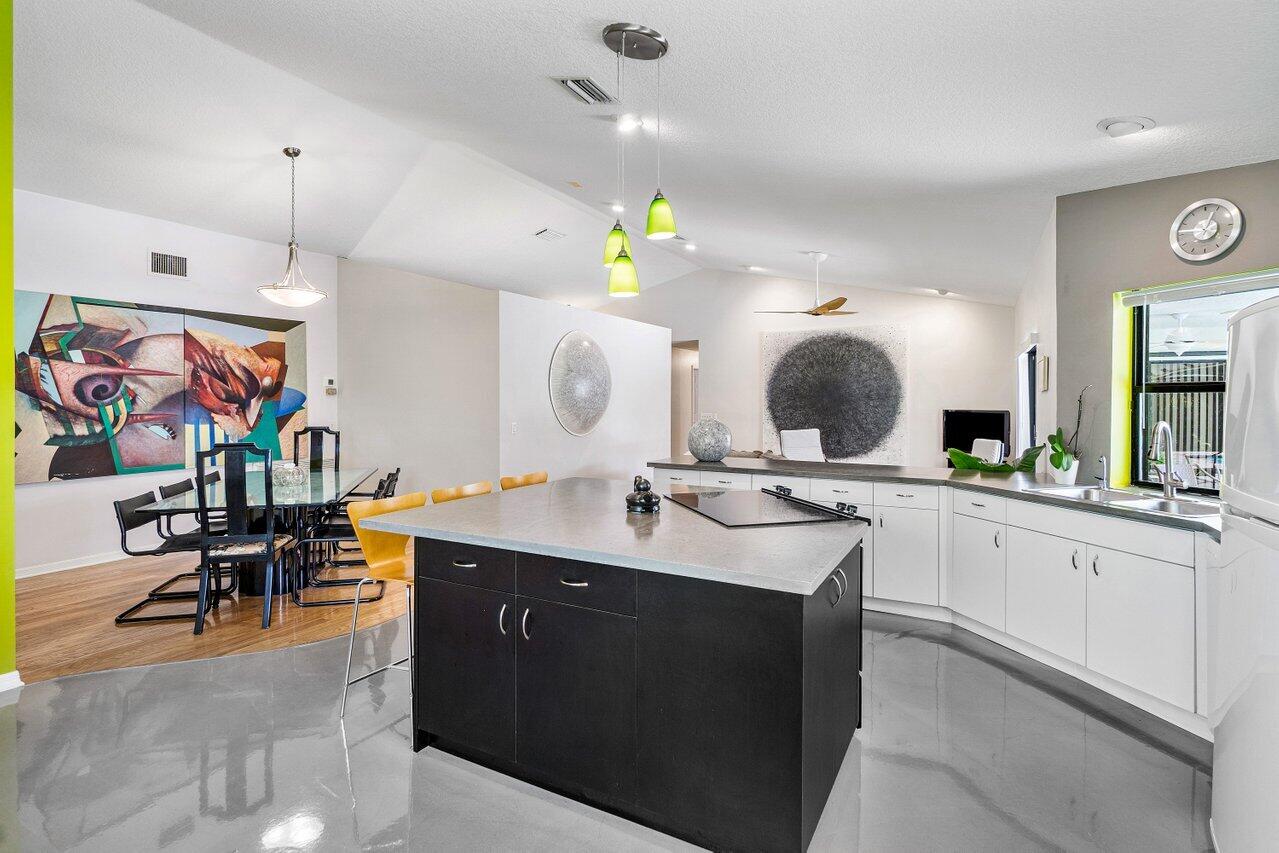 952 Northwest 8th Street Boca Raton, FL 33486 - Photo 13 of 43 Kitchen