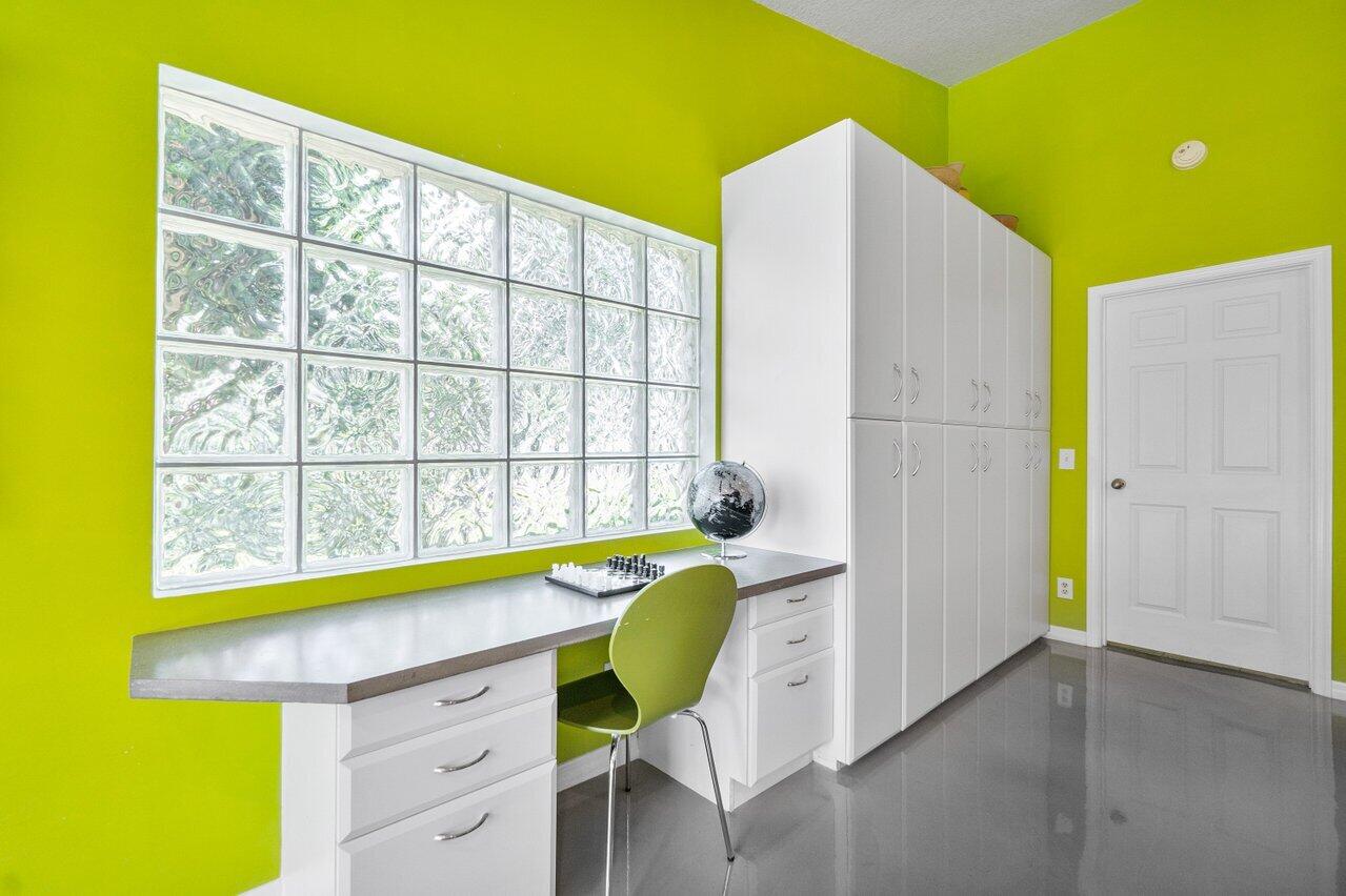 952 Northwest 8th Street Boca Raton, FL 33486 - Photo 15 of 43 Kitchen