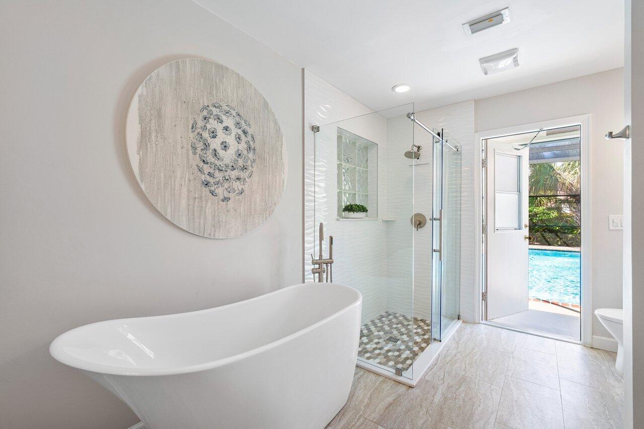 952 Northwest 8th Street Boca Raton, FL 33486 - Photo 20 of 43 Primary Bath
