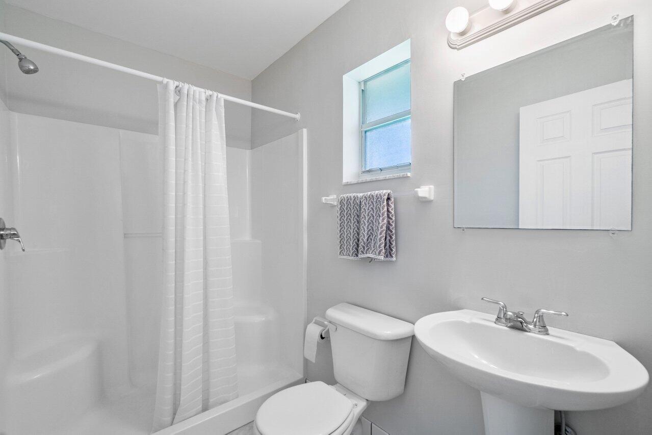 952 Northwest 8th Street Boca Raton, FL 33486 - Photo 30 of 43 Bath #3