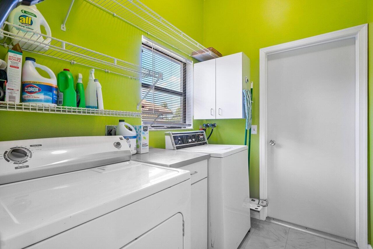 952 Northwest 8th Street Boca Raton, FL 33486 - Photo 31 of 43 Laundry Room