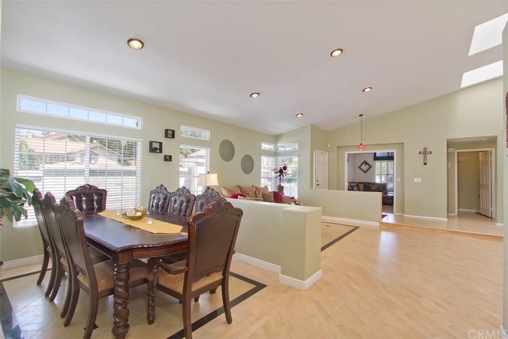 32184 Corte Daroca Temecula, CA 92592 - Photo 4 of 32