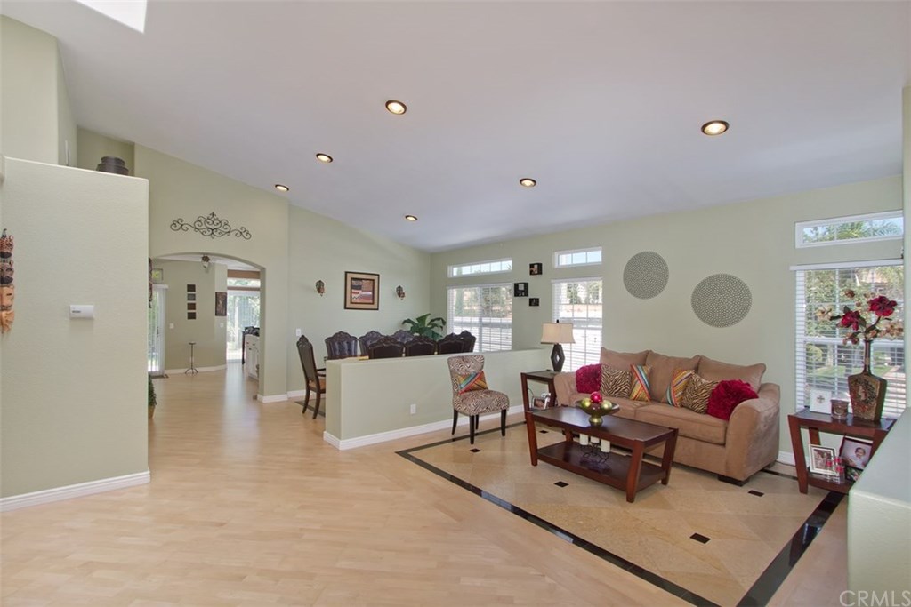 32184 Corte Daroca Temecula, CA 92592 - Photo 5 of 32